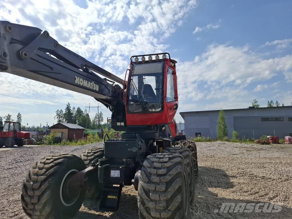 Komatsu 931 XC Harvesterji