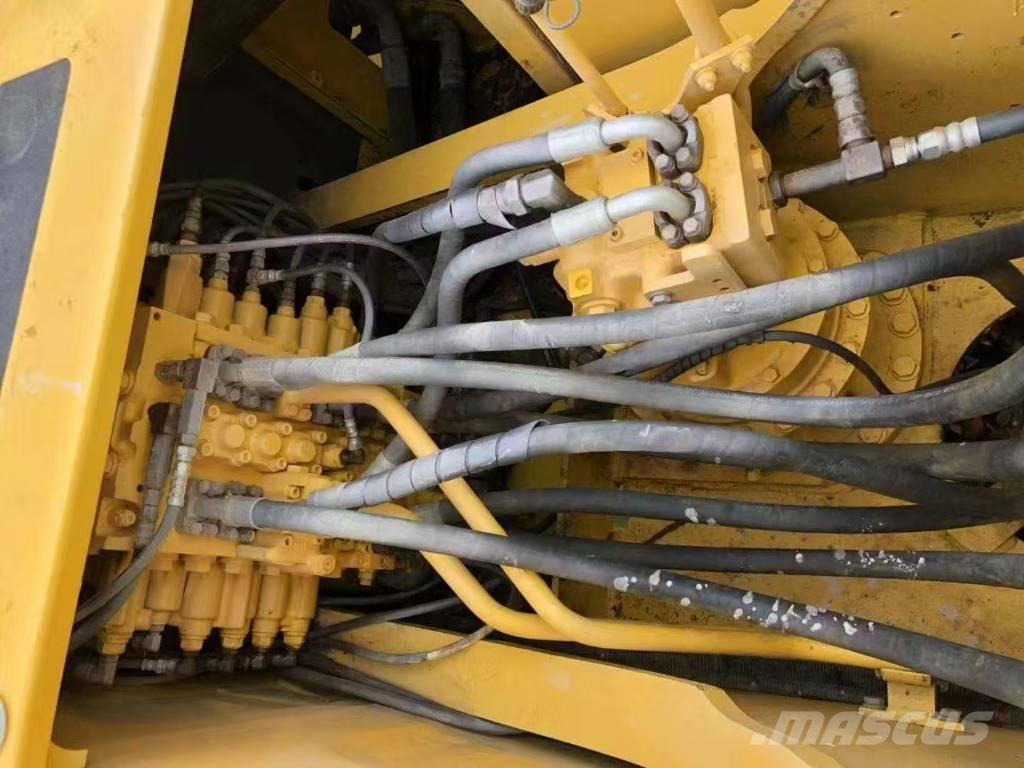 Komatsu 200-7 Bagri goseničarji