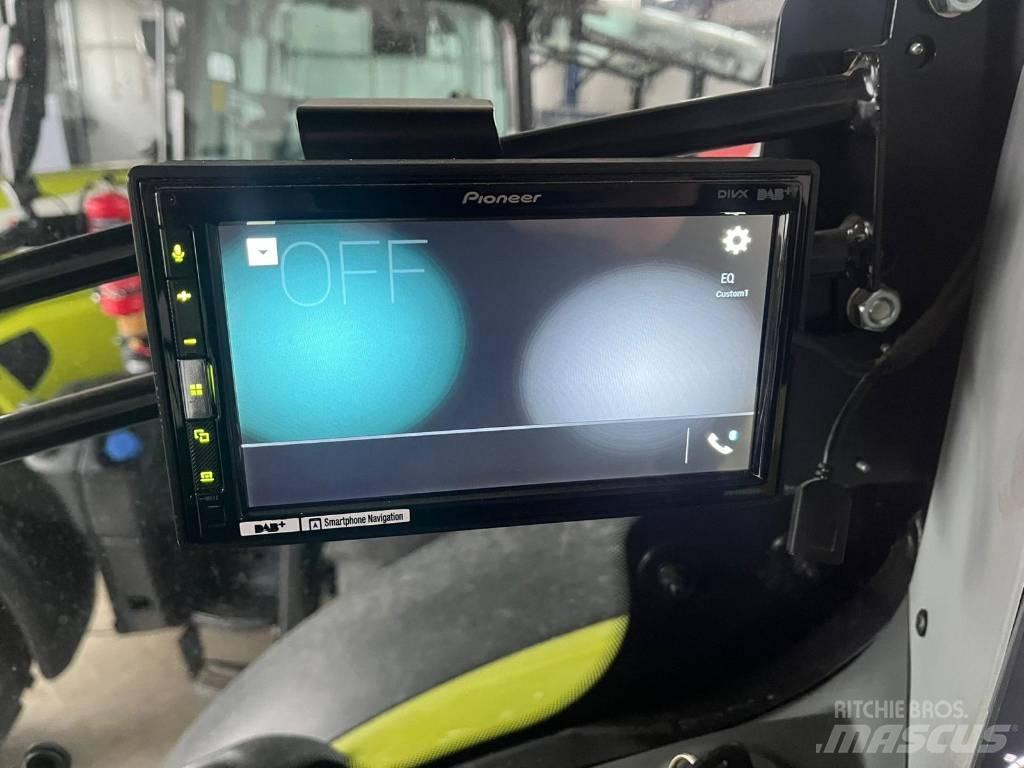 John Deere T 660i Kombajni
