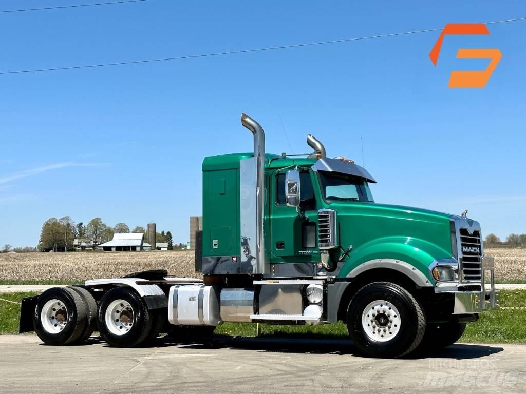 Mack TD713 Drugi tovornjaki