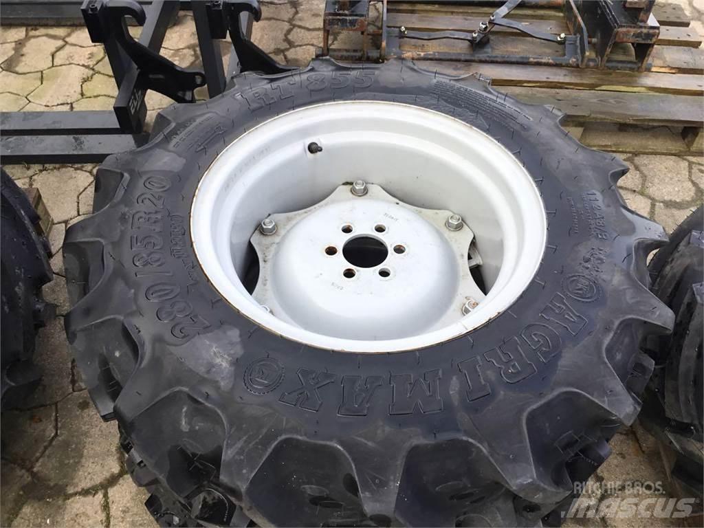 BKT 280/85R20 Gume, kolesa in platišča