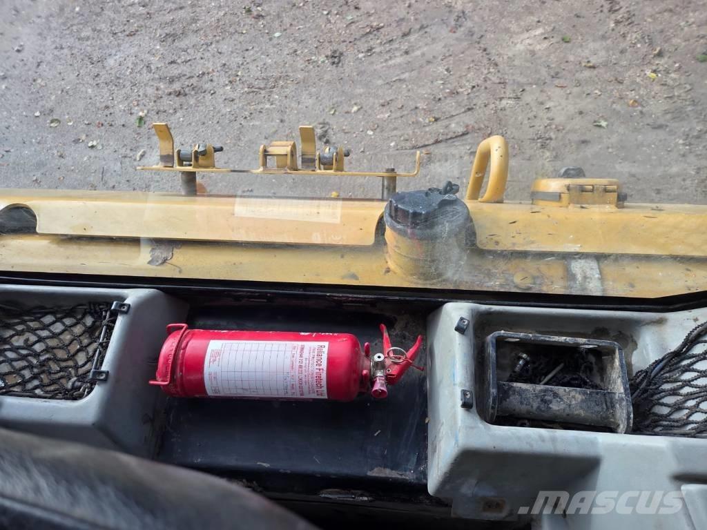 CAT D 6 N LGP Buldožerji goseničarji