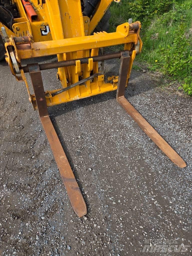JCB 540-140 Teleskopski viličarji