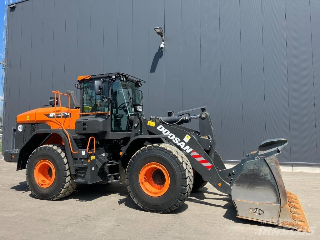 Doosan DL 320-7 Kolesni nakladalci