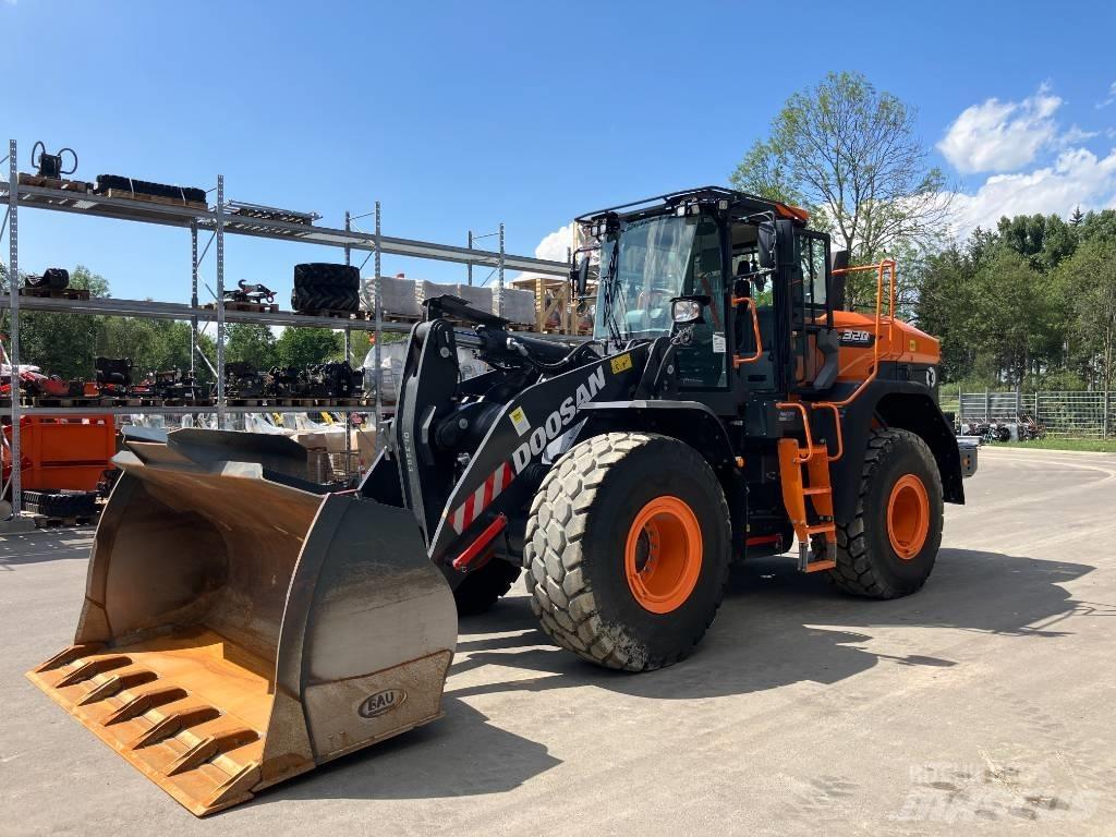 Doosan DL 320-7 Kolesni nakladalci
