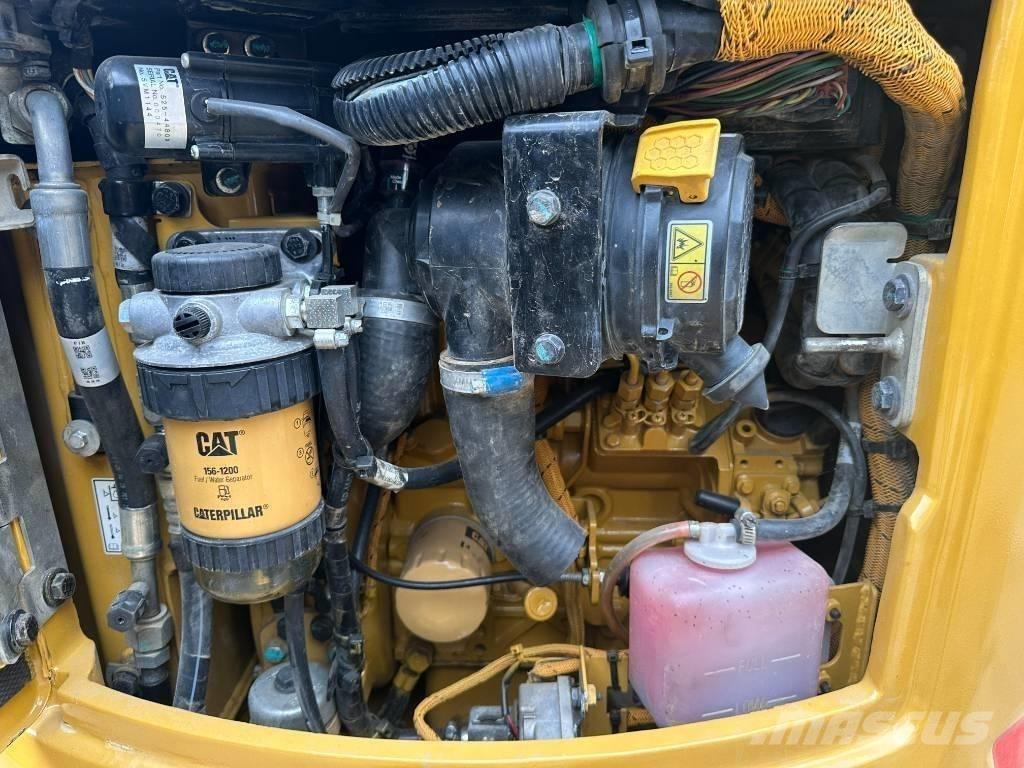 CAT 302 Mini bagri <7t