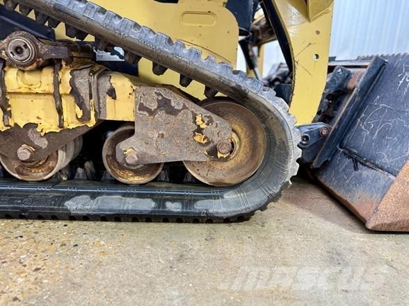 CAT 249D Skid steer mini nakladalci