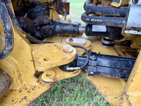 CAT 938M Kolesni nakladalci