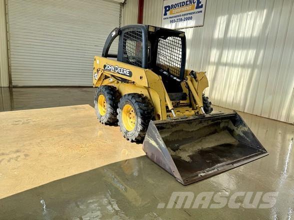 John Deere 250 Skid steer mini nakladalci