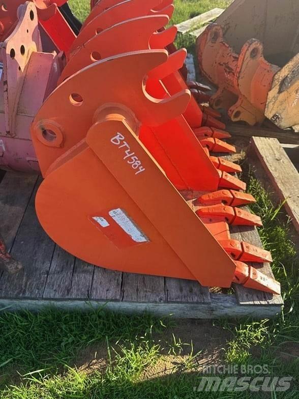Kubota BT4584 Žlice