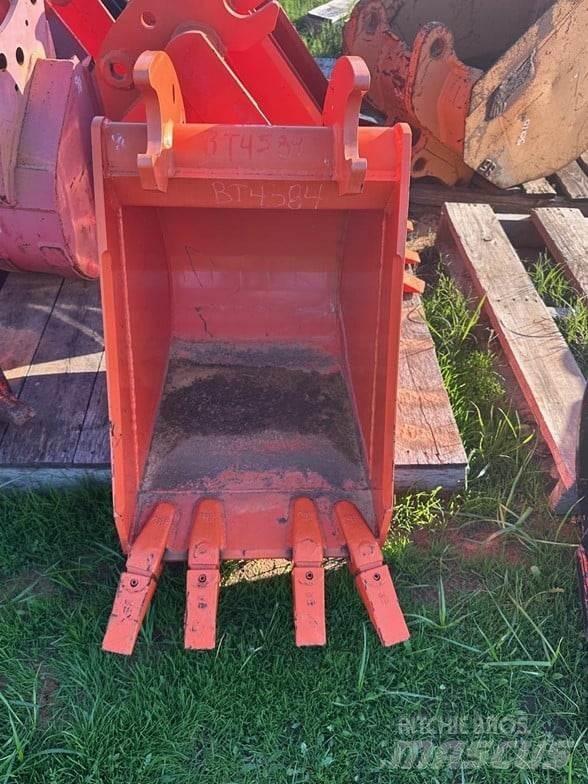 Kubota BT4584 Žlice