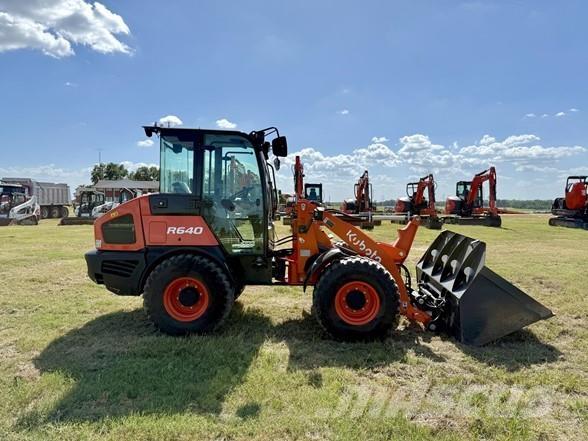 Kubota R640 Kolesni nakladalci
