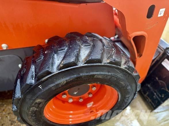 Kubota SSV65 Skid steer mini nakladalci