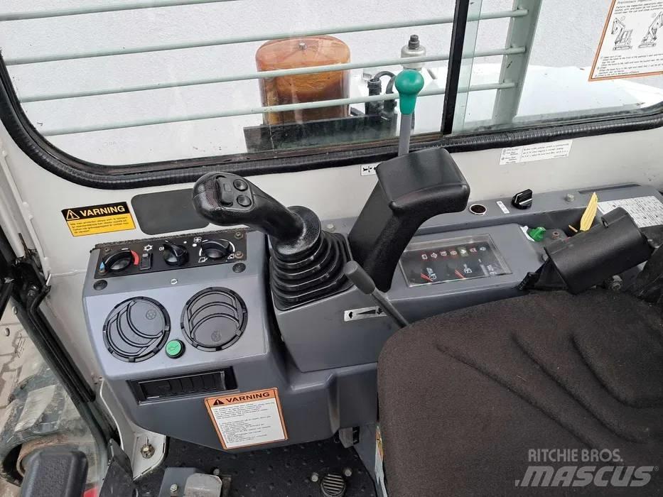 Takeuchi TB 153 FR Bagri goseničarji