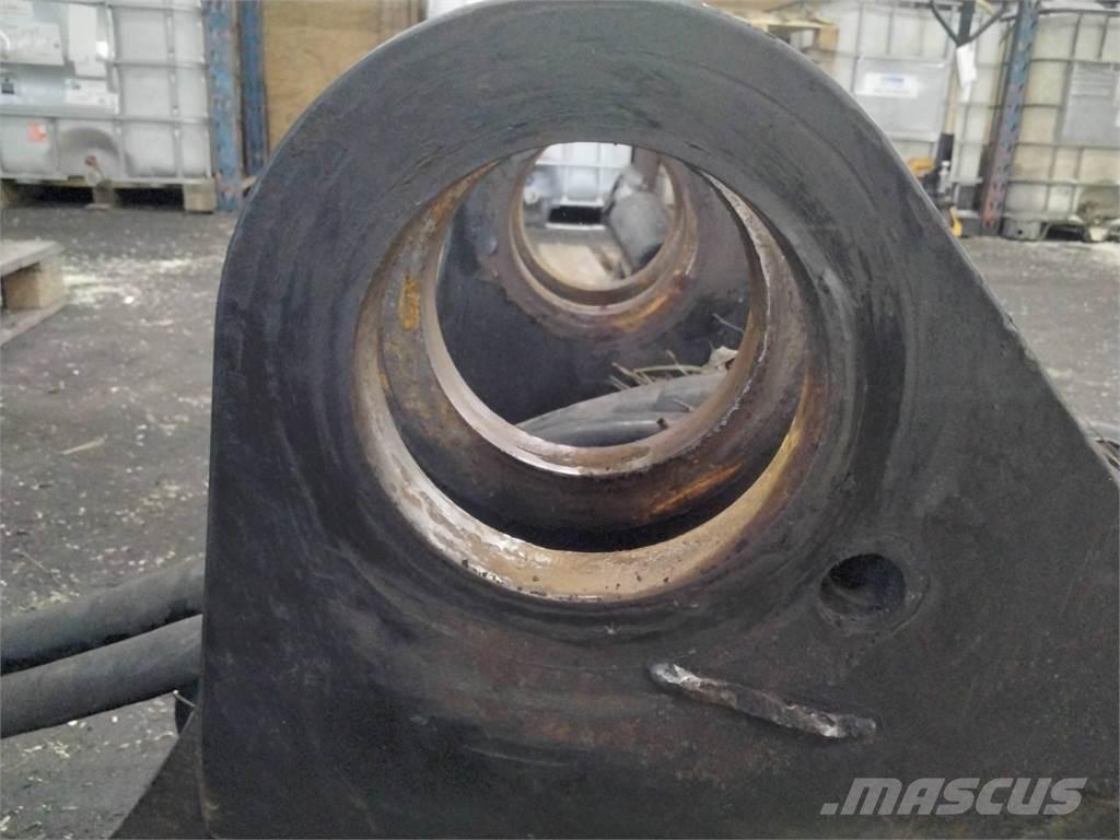 John Deere Ch8 Dvigala za gozdne kombajne