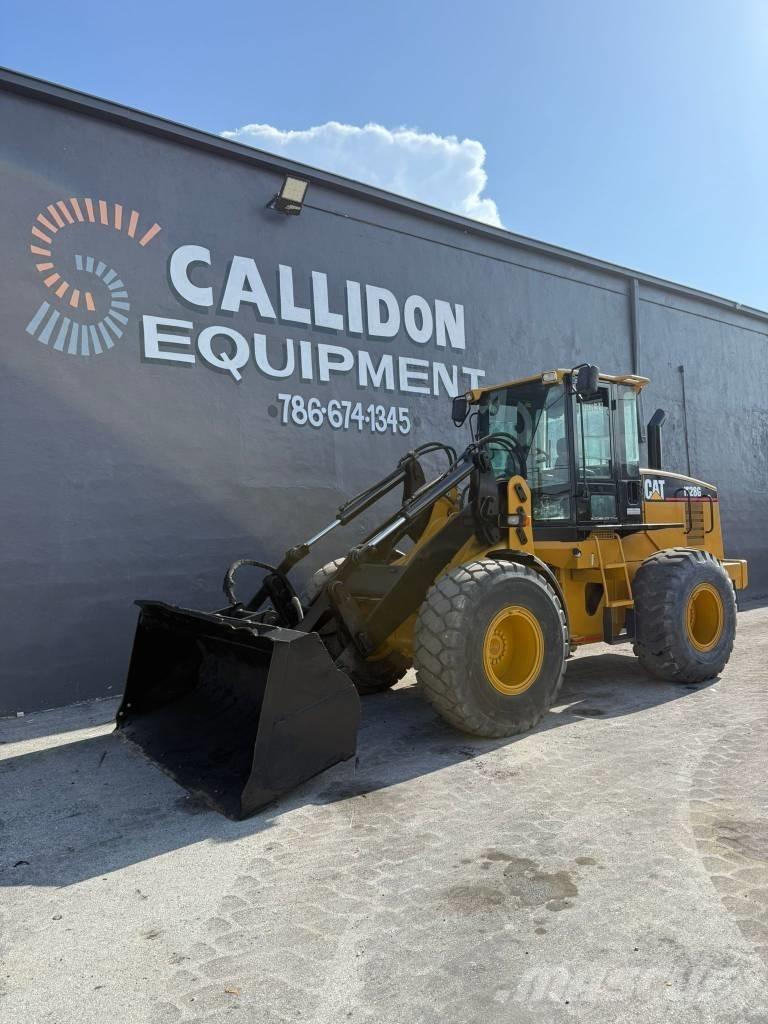 CAT IT 28 G Kolesni nakladalci