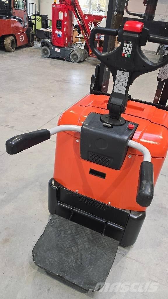 BT SPE 200 D Ročni električni viličar