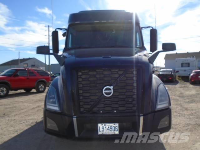 Volvo VNL740 Vlačilci