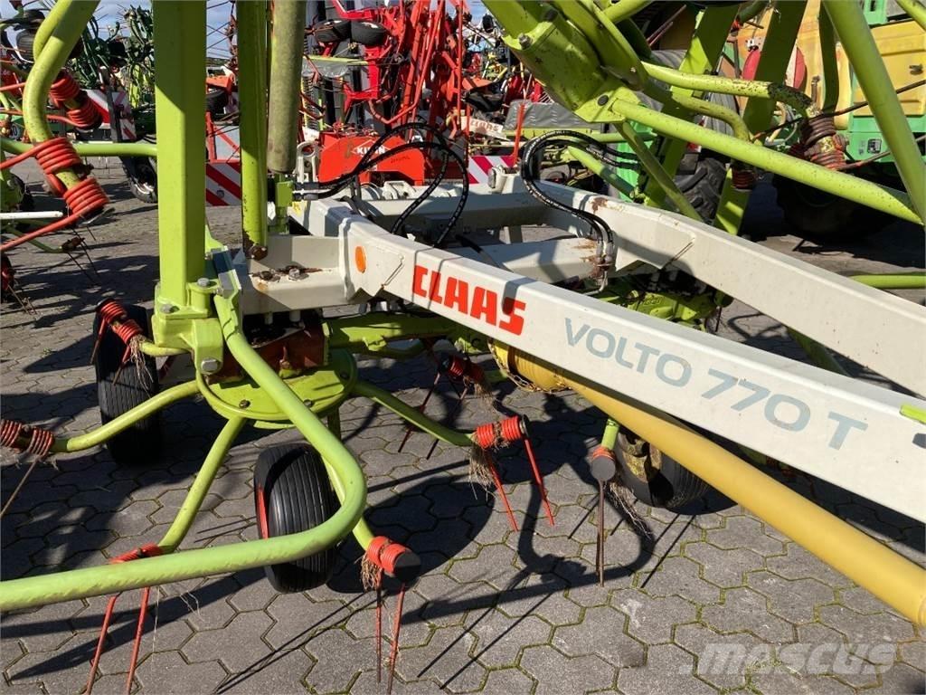 CLAAS Volto 770 T Obračalniki in zgrabljalniki