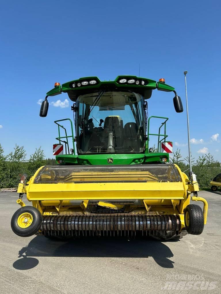 John Deere 8300i Stroji za krmo na lastni pogon