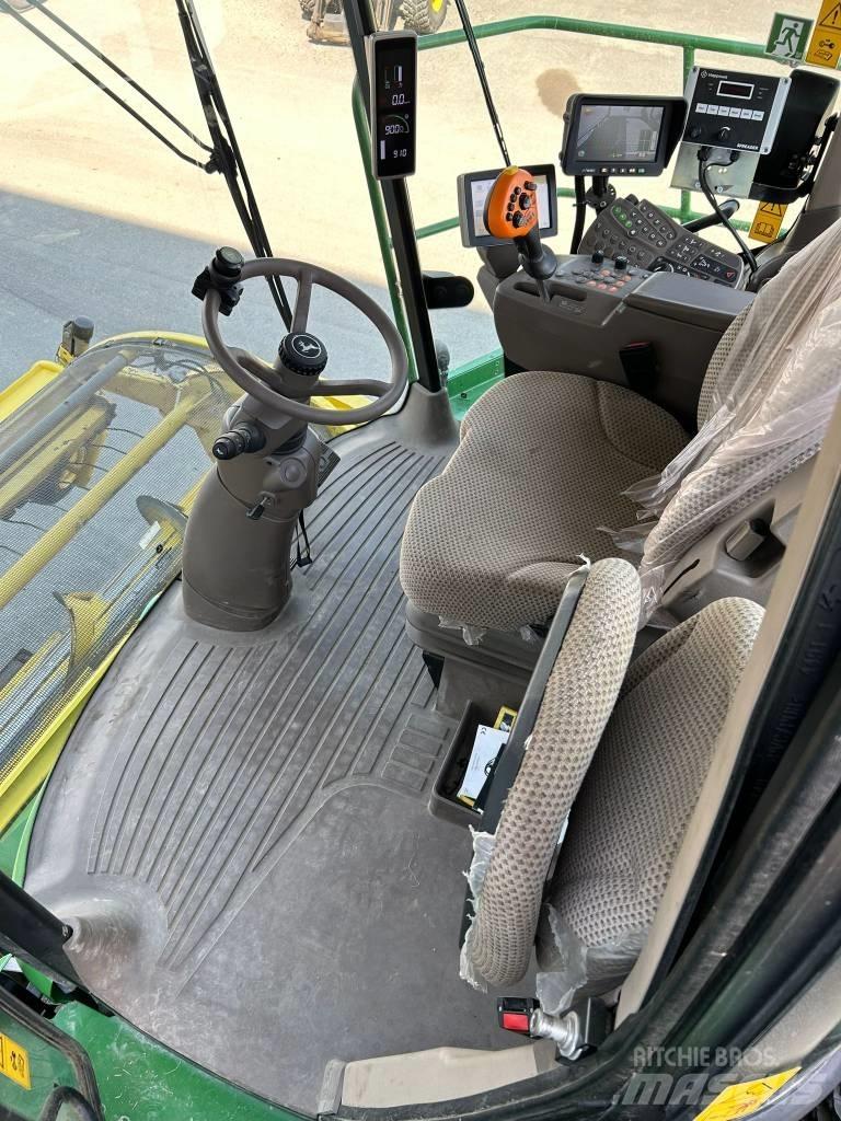 John Deere 8300i Stroji za krmo na lastni pogon