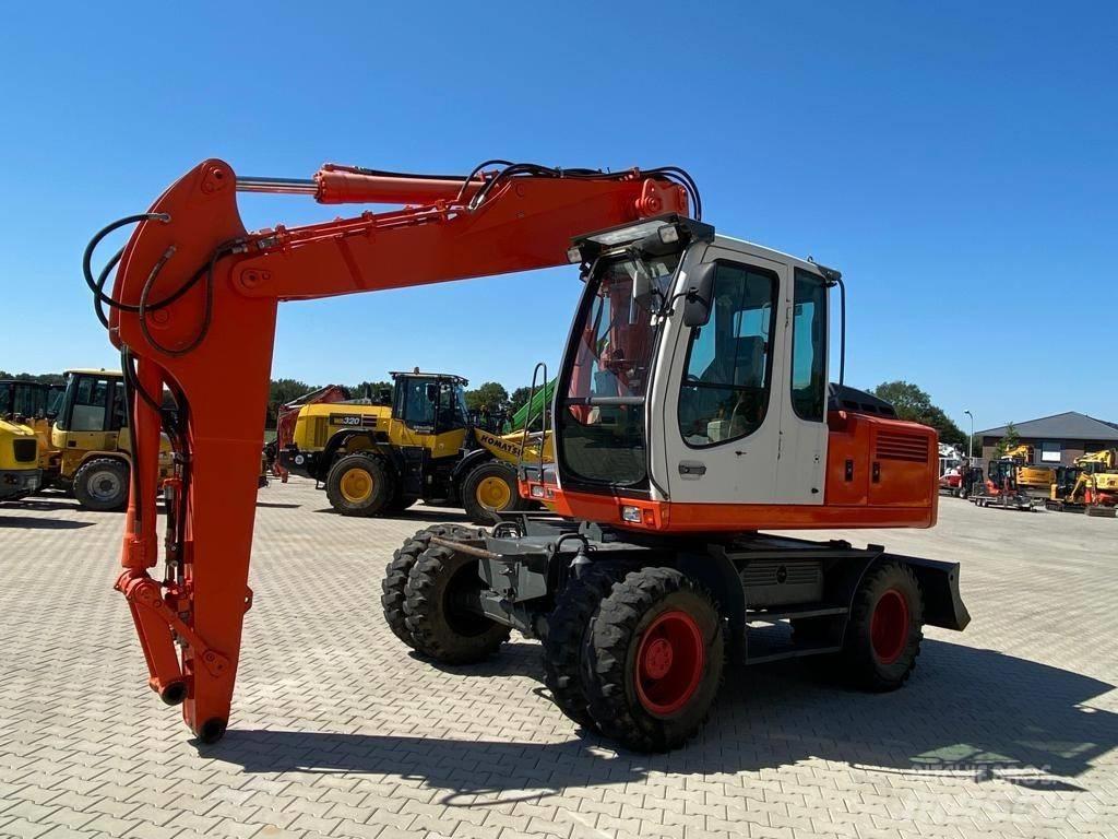 Liebherr A 900 C Bagri na kolesih
