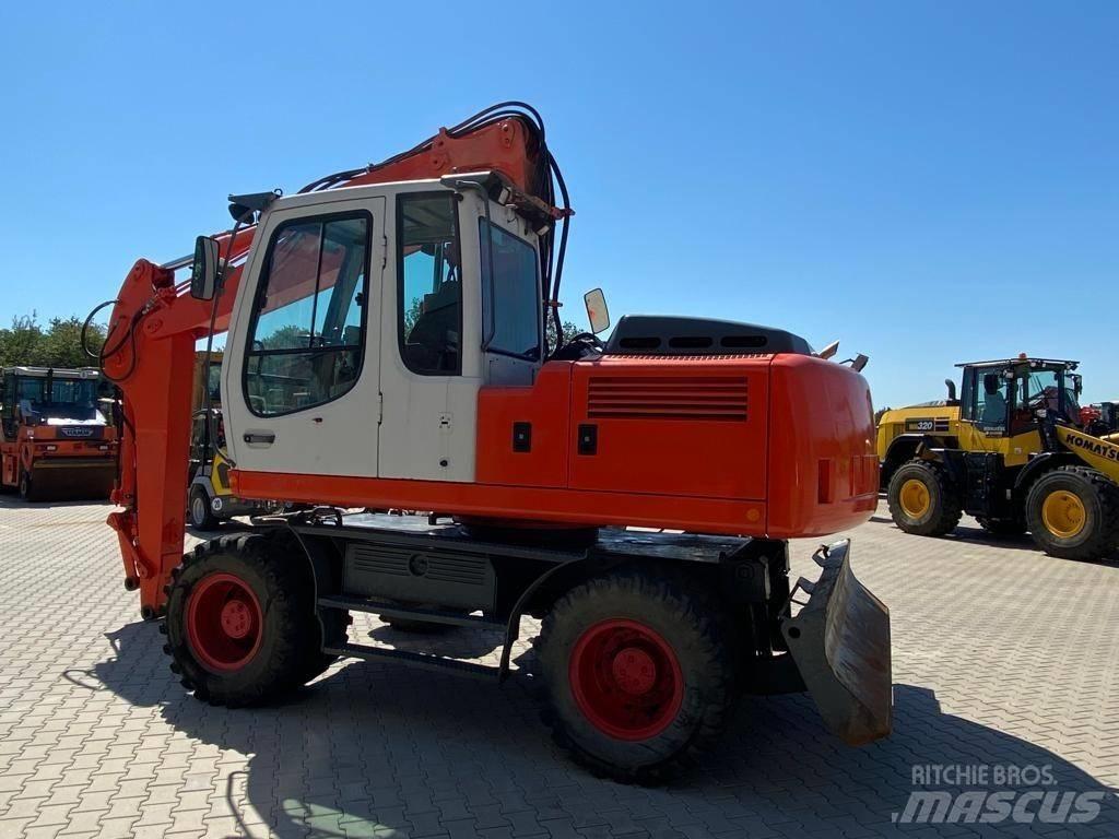 Liebherr A 900 C Bagri na kolesih