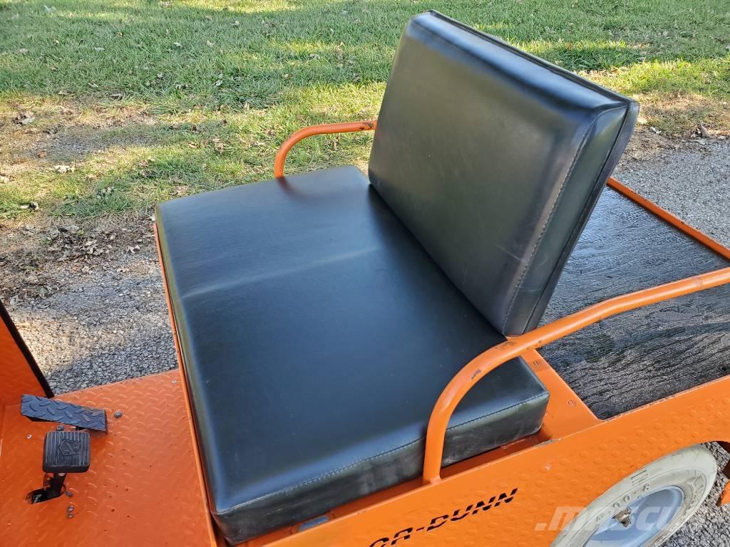 Taylor-Dunn SS536 Vlečna vozila