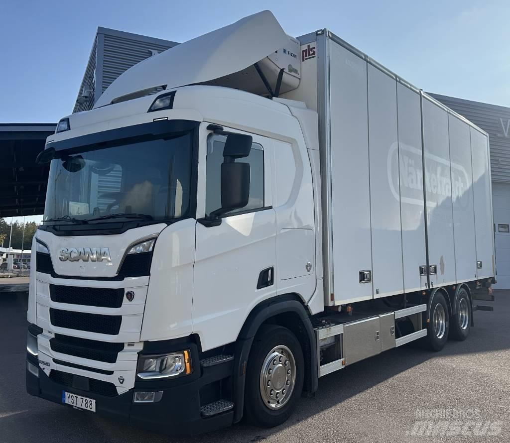 Scania R520B6X2NB Tovornjaki zabojniki