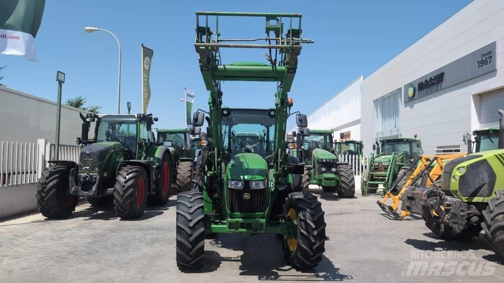 John Deere 5115R Traktorji