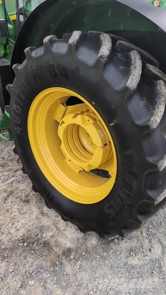 John Deere 5115R Traktorji