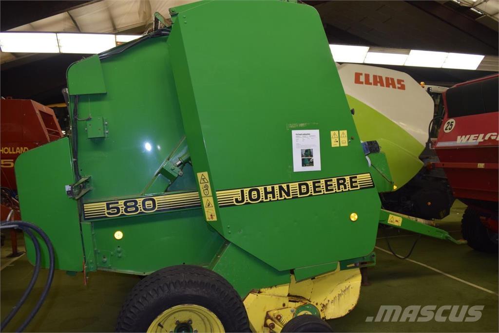 John Deere 580 Balirke (okrogle bale)