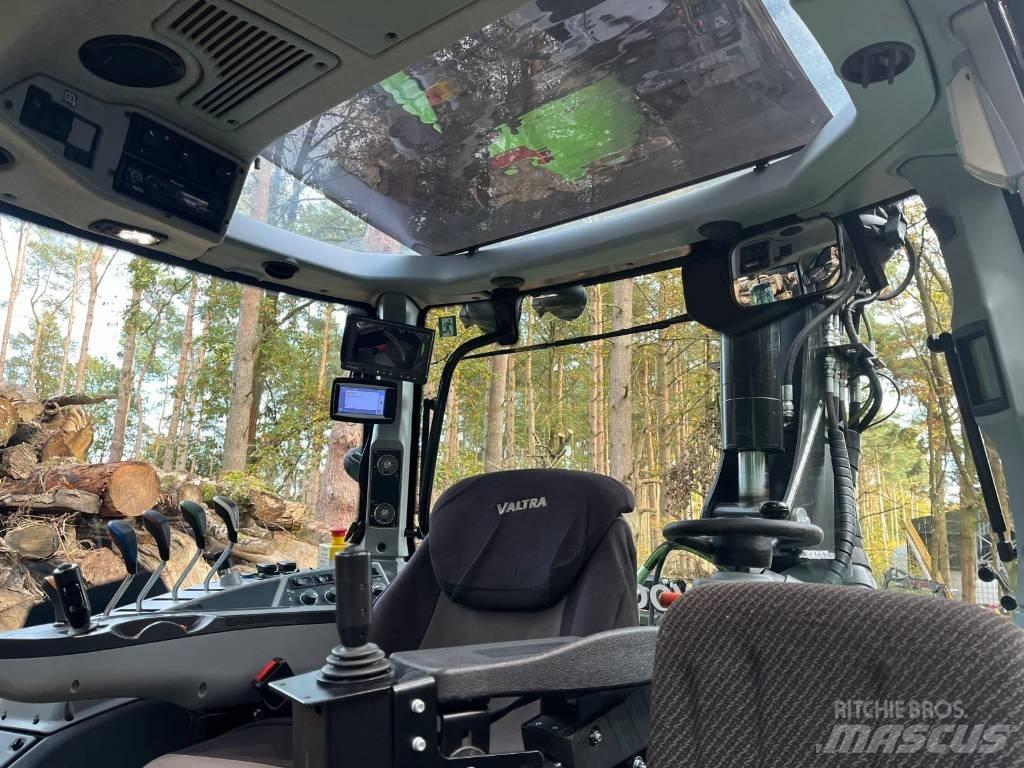 Valtra T214 Active Traktorji