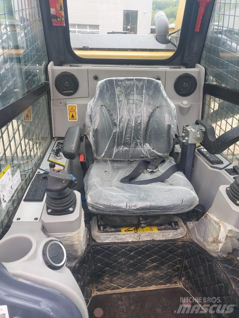 XCMG XC 7-TV12 Skid steer mini nakladalci