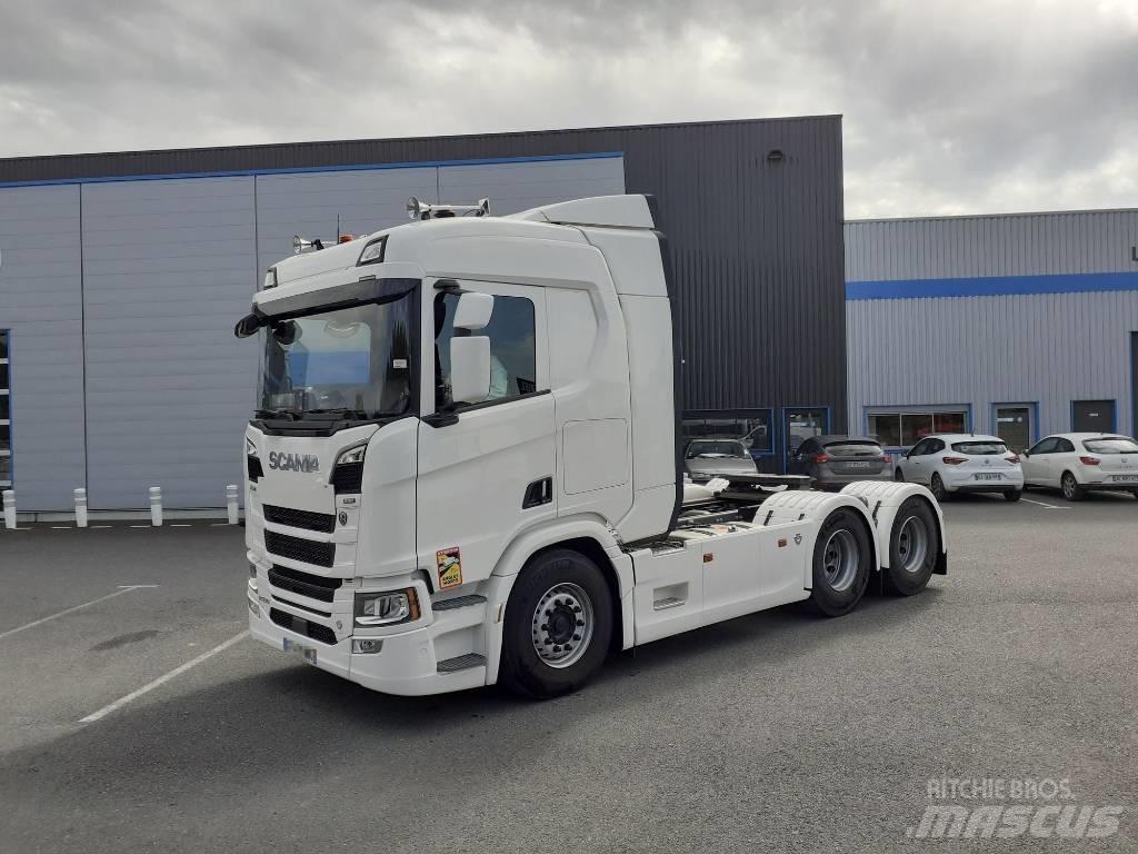 Scania R 590 V8 6x4 Vlačilci
