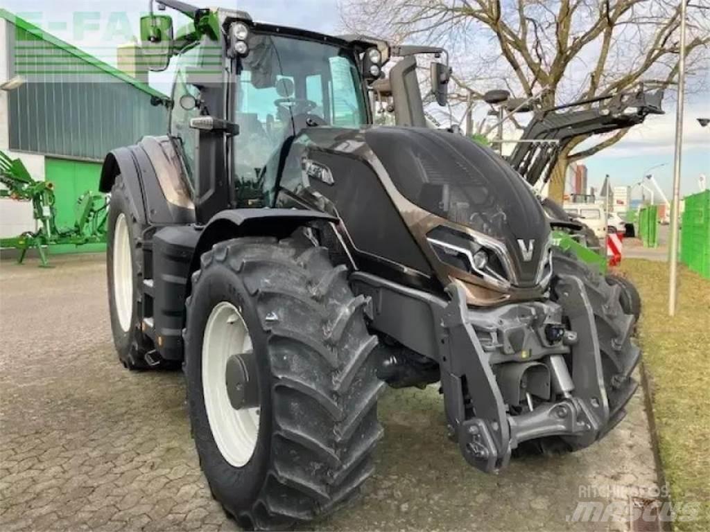 Valtra q285 Traktorji