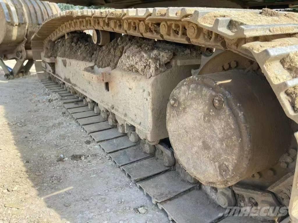 Komatsu PC 200 Bagri goseničarji