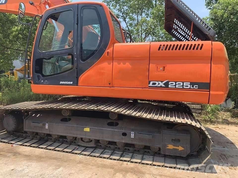 Doosan dx225 Bagri goseničarji