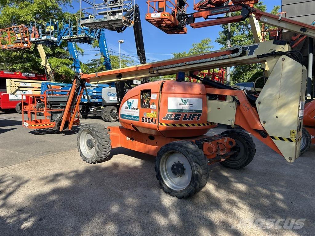 JLG 600 AJ (3218) Zglobne dvižne ploščadi