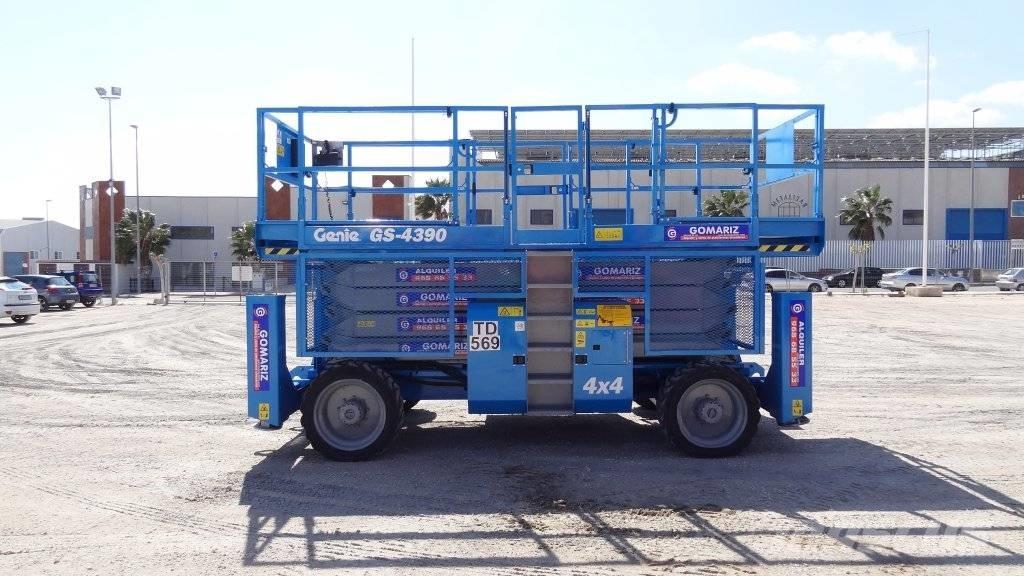 Genie GS 4390 RT Škarjaste dvižne ploščadi
