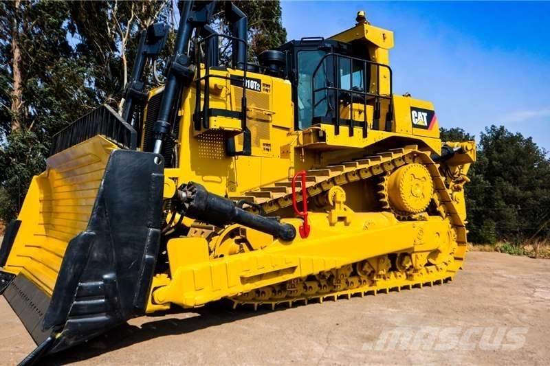 CAT D10T Buldožerji goseničarji