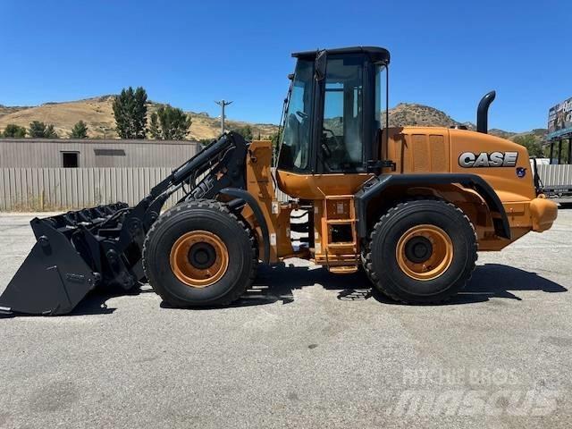 CASE 621 F XT Kolesni nakladalci