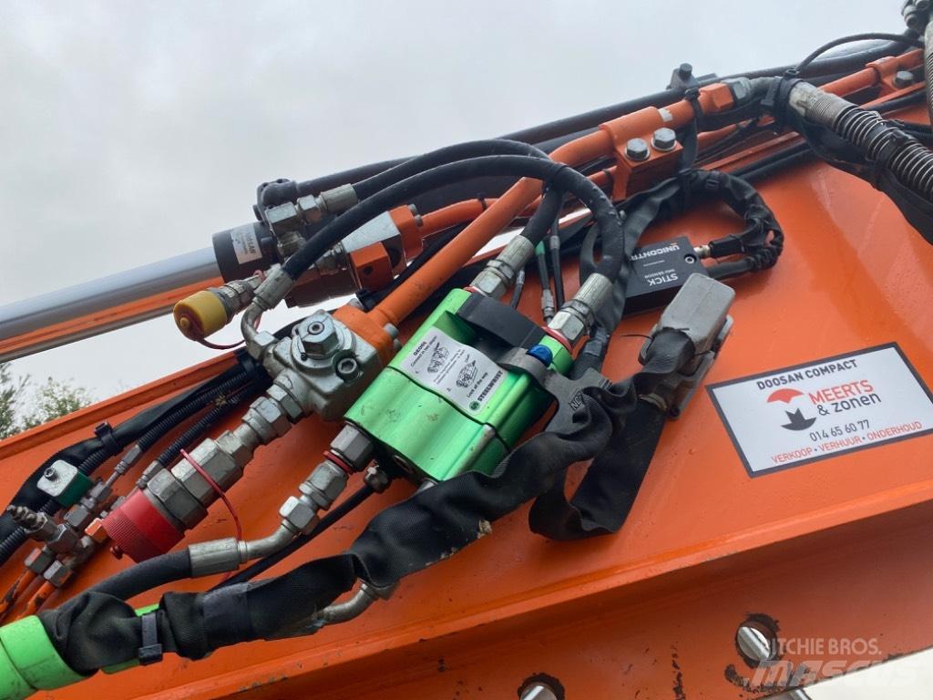 Doosan DX 140 W -5 Rabljeni žerjavi za vsak teren