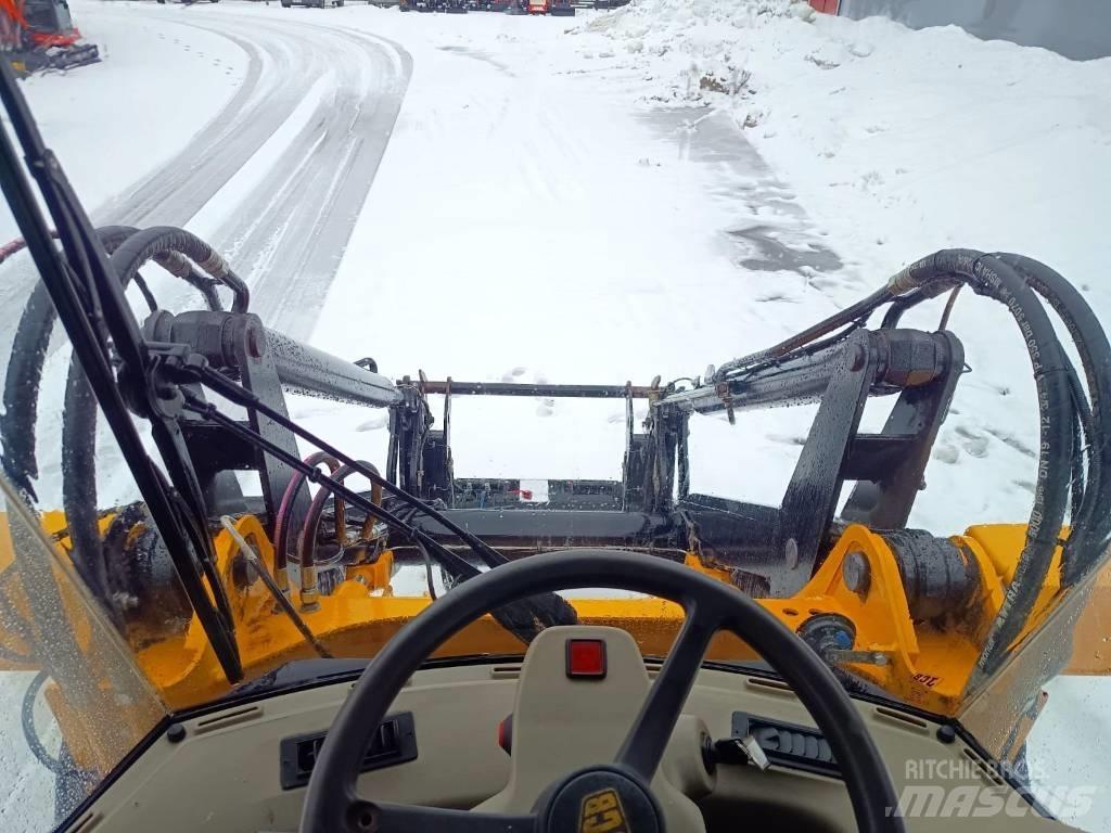 JCB 416HT Kolesni nakladalci