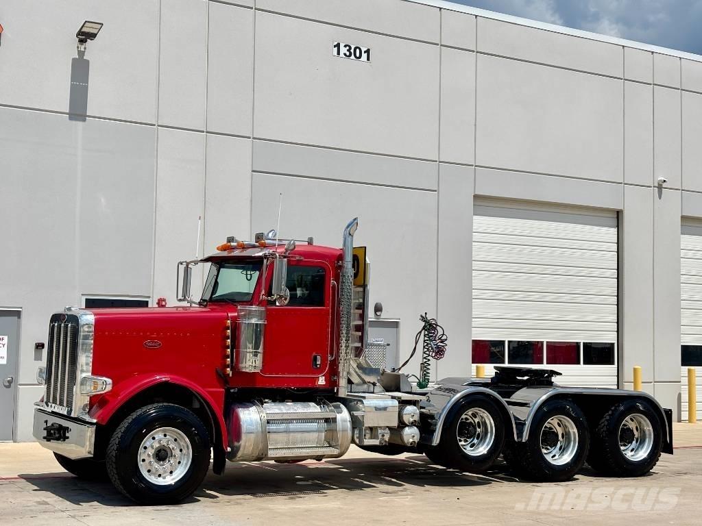Peterbilt 388 Vlačilci