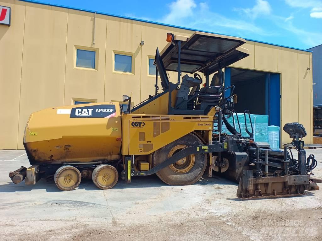 CAT AP 600F Asfaltni finišerji