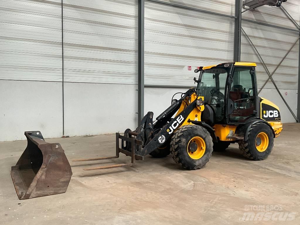 JCB 406 B Kolesni nakladalci