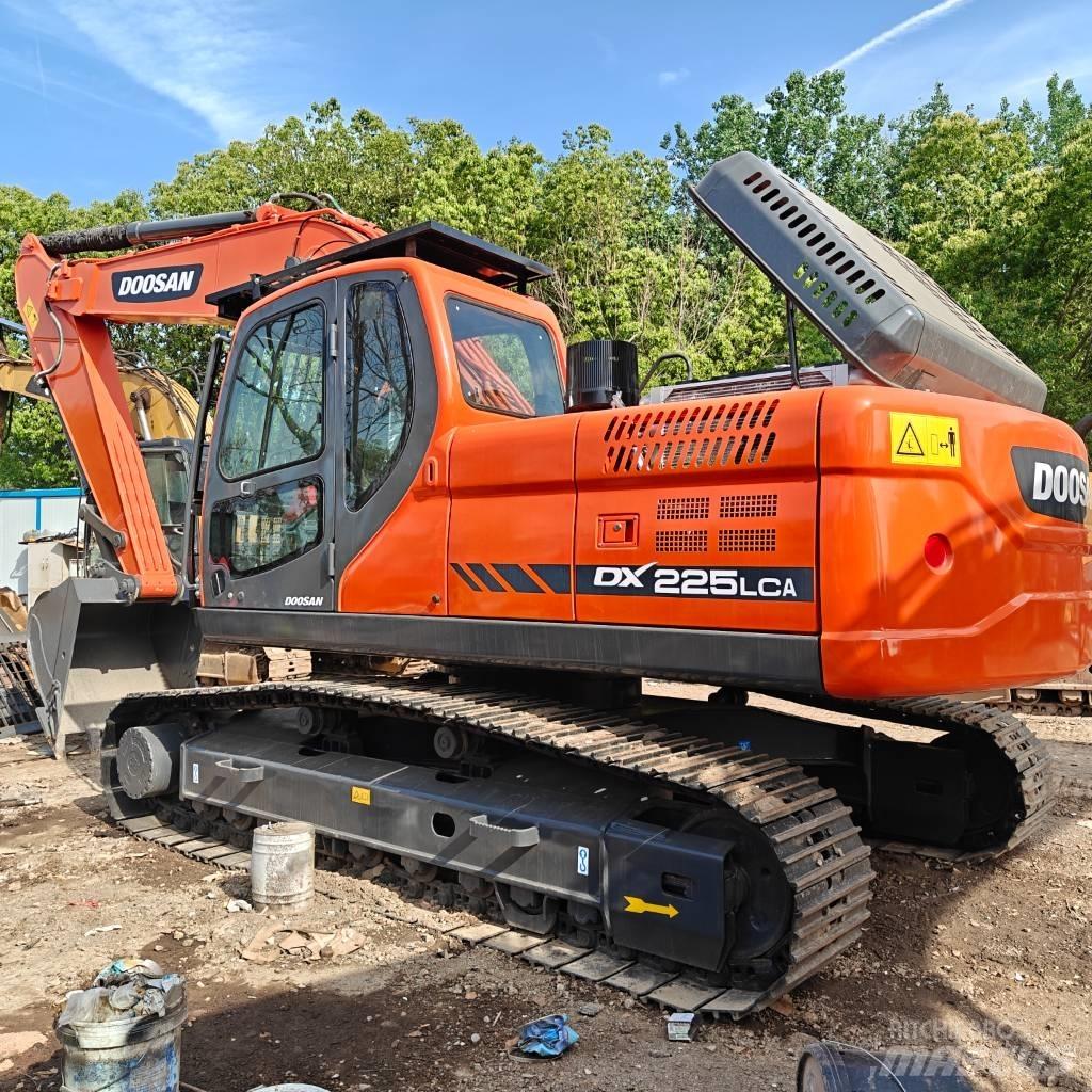 Doosan DX 225 LCA Bagri goseničarji