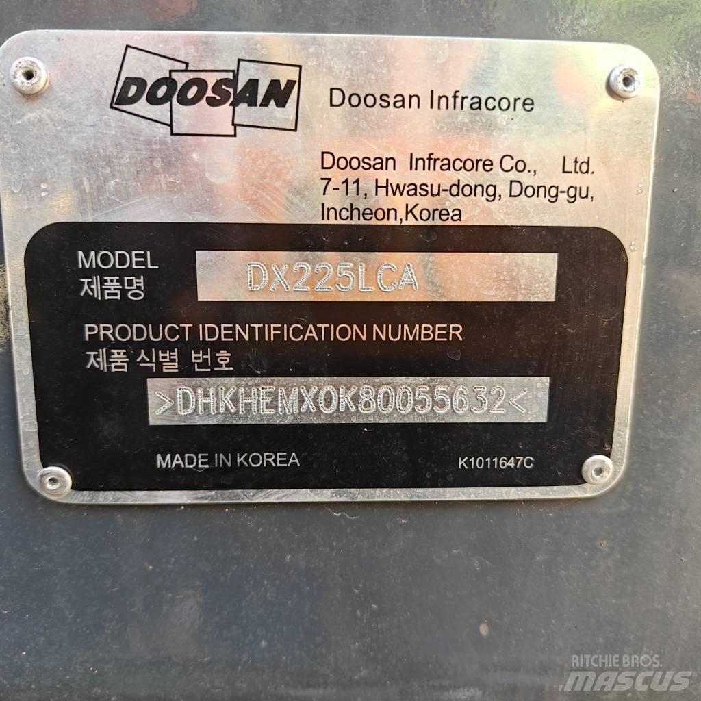 Doosan DX 225 LCA Bagri goseničarji