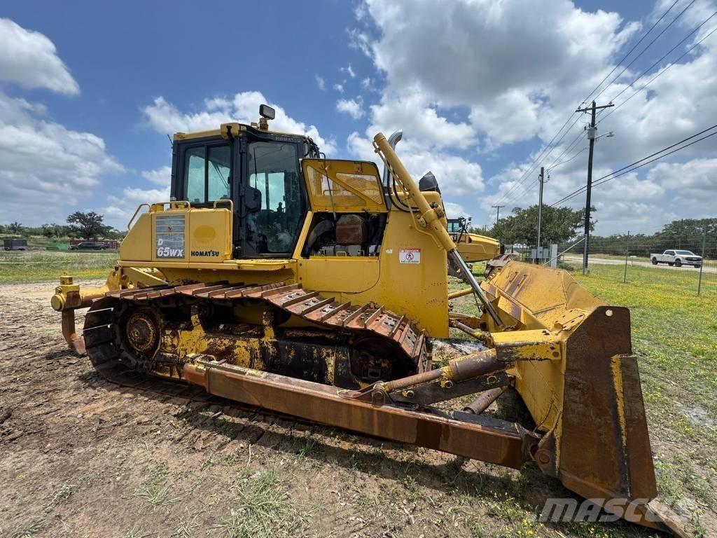 Komatsu D65WX-17 Buldožerji goseničarji